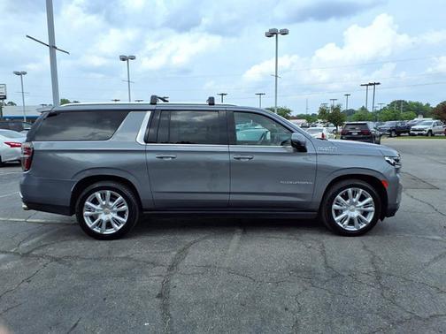 2021 Chevrolet Suburban High Country
