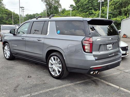 2021 Chevrolet Suburban High Country