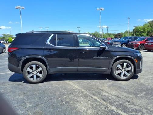 2022 Chevrolet Traverse LT Leather