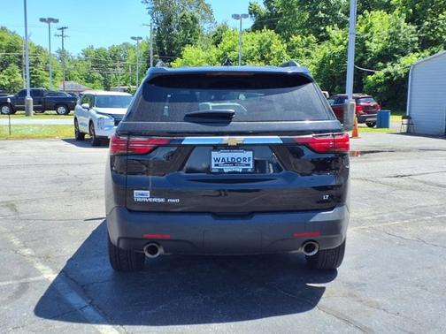 2022 Chevrolet Traverse LT Leather