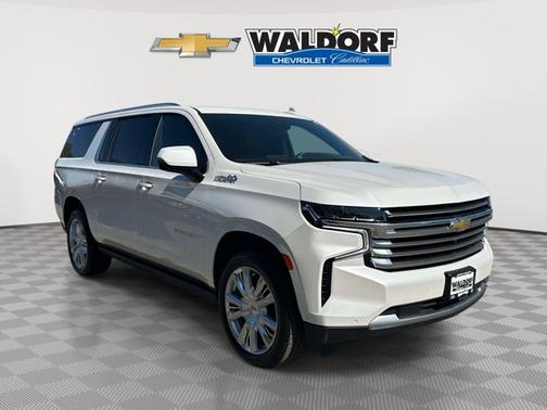 Iridescent Pearl Tricoat 2023 Chevrolet Suburban High Country