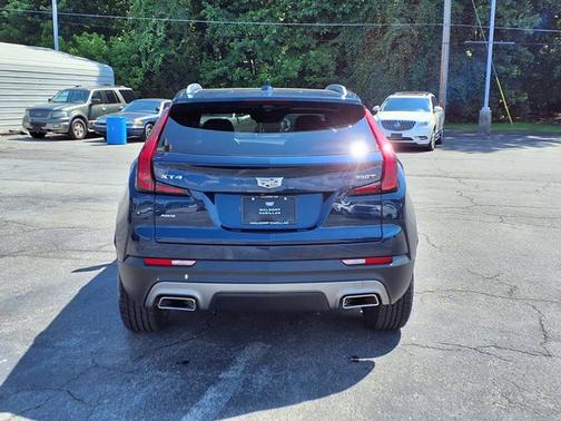2022 Cadillac XT4 AWD Premium Luxury