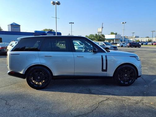 2023 Land Rover Range Rover SE
