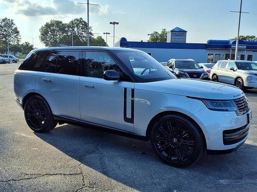2023 Land Rover Range Rover SE