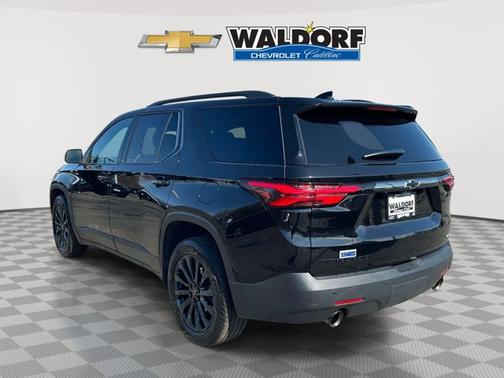 Mosaic Black Metallic 2022 Chevrolet Traverse RS