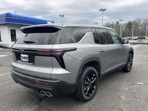 Sterling Gray Metallic 2024 Chevrolet Traverse AWD LS