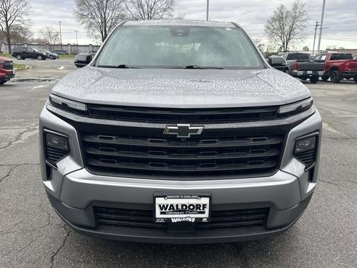 Sterling Gray Metallic 2024 Chevrolet Traverse AWD LS