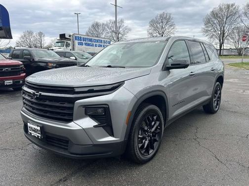 Sterling Gray Metallic 2024 Chevrolet Traverse AWD LS