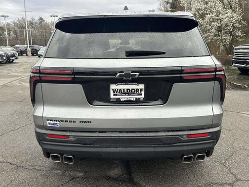 Sterling Gray Metallic 2024 Chevrolet Traverse AWD LS