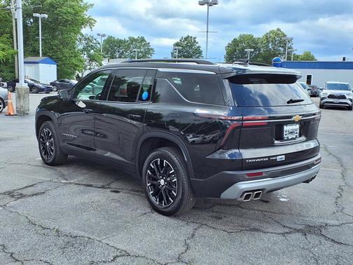 2025 Chevrolet Traverse AWD LT