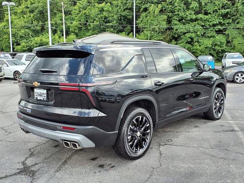 2025 Chevrolet Traverse AWD LT