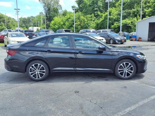 2024 Volkswagen Jetta Sport