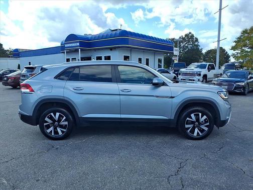 2022 Volkswagen Atlas Cross Sport 2.0T SE