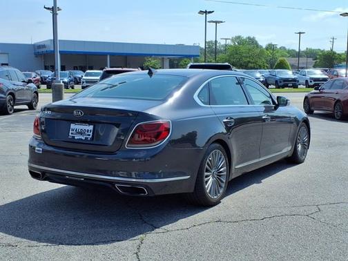 2019 Kia K900 Luxury