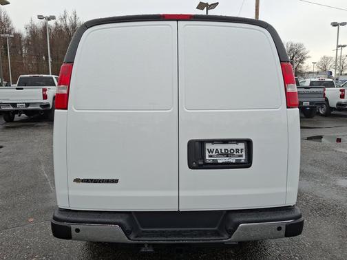 2025 Chevrolet Express 2500 93