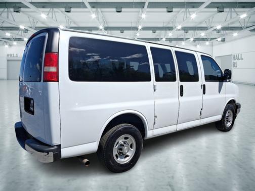 2018 Chevrolet Express 2500 LT