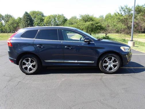 Blue 2015 Volvo XC60 T6