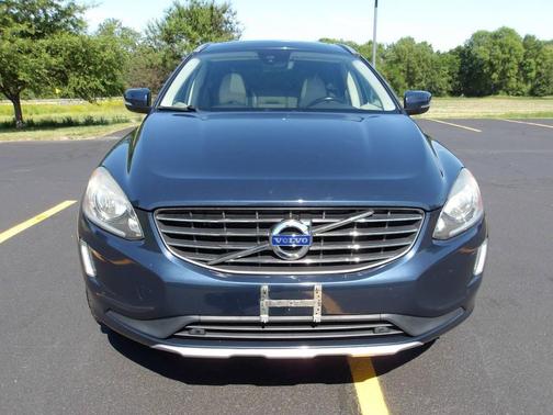 Blue 2015 Volvo XC60 T6