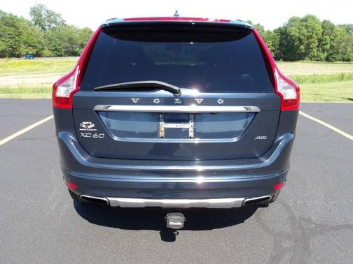 Blue 2015 Volvo XC60 T6