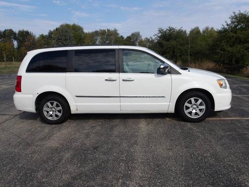 2012 Chrysler Town & Country Touring-L