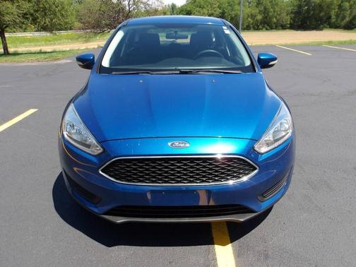 Lightning Blue Metallic 2018 Ford Focus SE