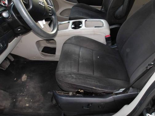 Brilliant Black Crystal Pearlcoat 2012 Dodge Grand Caravan SXT