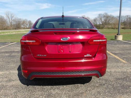 Maroon 2015 Ford Focus SE