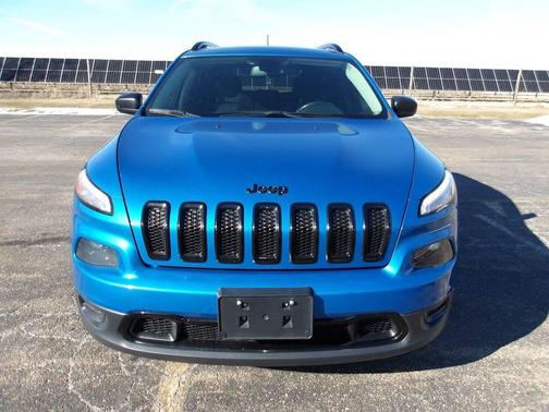 2017 Jeep Cherokee Sport