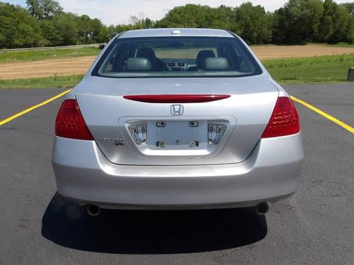 Silver 2007 Honda Accord EX-L