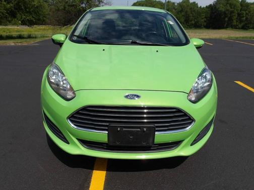 Green Envy Metallic Tricoat 2014 Ford Fiesta SE