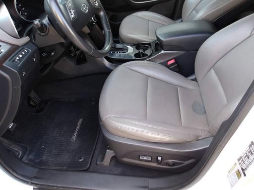 Frost White Pearl 2017 Hyundai Santa Fe Sport 2.4L