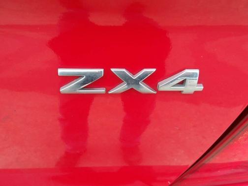 2005 Ford Focus ZX4 SES