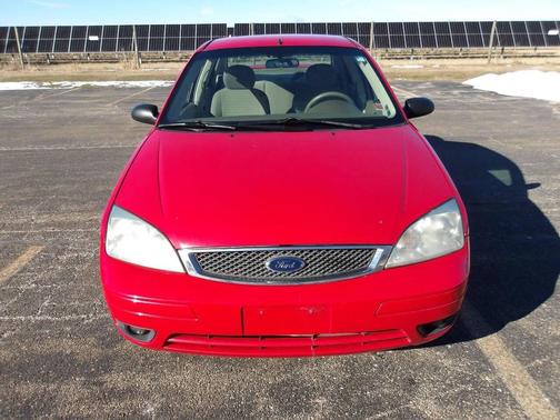 2005 Ford Focus ZX4 SES