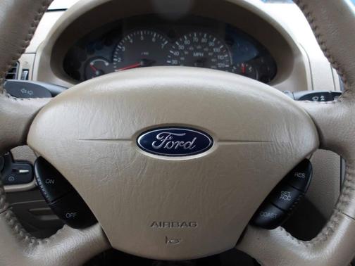 2005 Ford Focus ZX4 SES