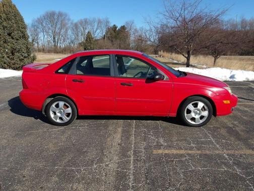 2005 Ford Focus ZX4 SES