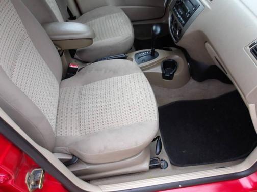 2005 Ford Focus ZX4 SES