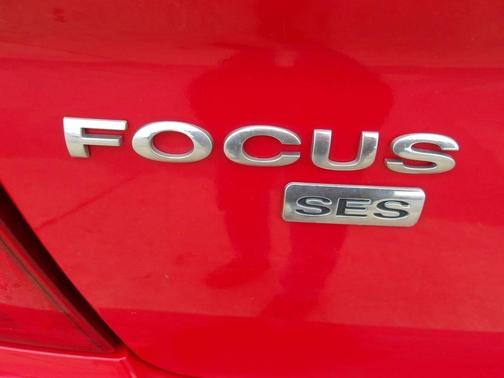 2005 Ford Focus ZX4 SES