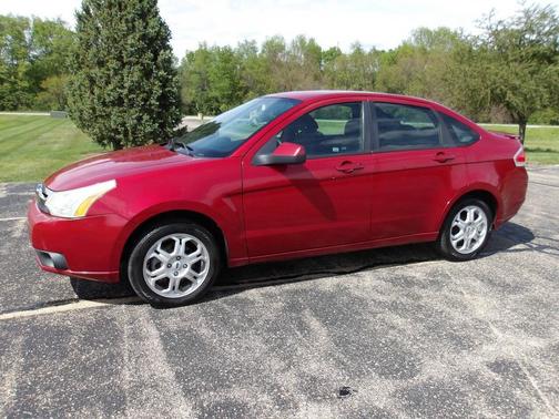 Maroon 2009 Ford Focus SES