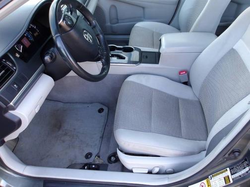 2012 Toyota Camry Hybrid XLE