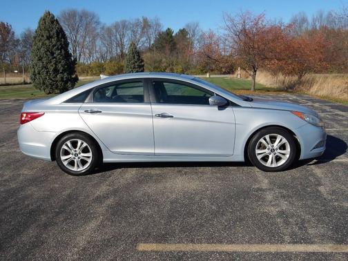 2011 Hyundai SONATA Limited