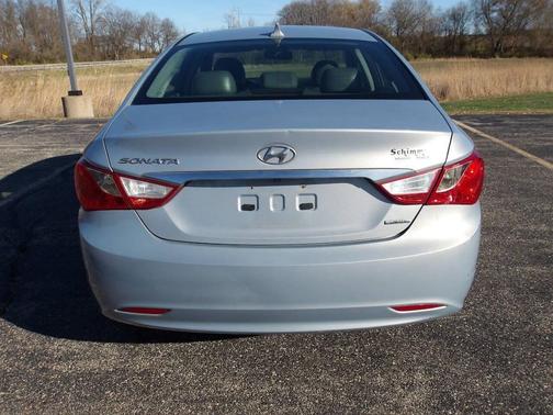 2011 Hyundai SONATA Limited