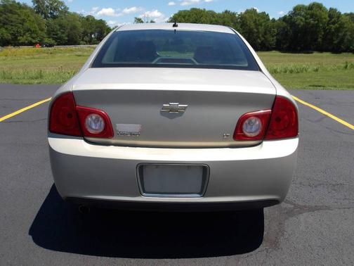 Tan 2009 Chevrolet Malibu LT
