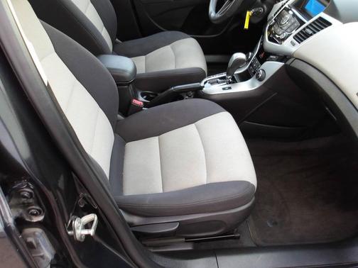 Black Granite Metallic 2014 Chevrolet Cruze LS