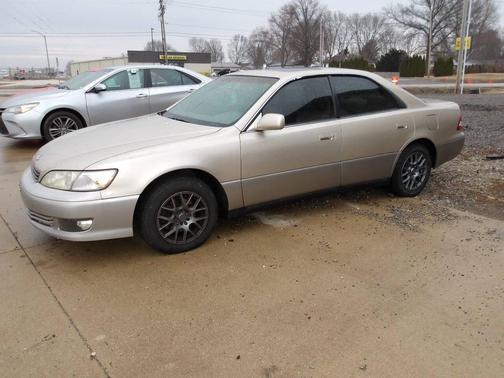 2000 Lexus ES 300 Base