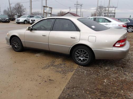 2000 Lexus ES 300 Base
