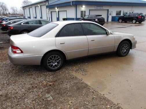 2000 Lexus ES 300 Base