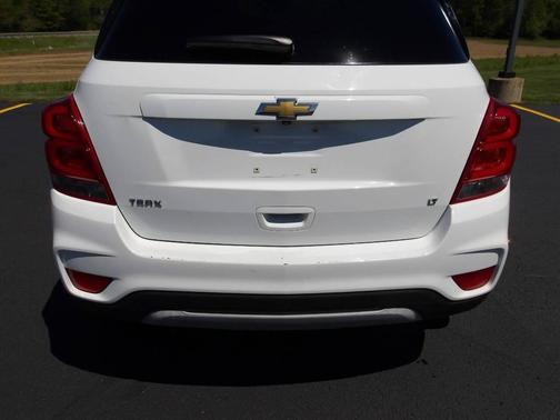 Summit White 2017 Chevrolet Trax LT