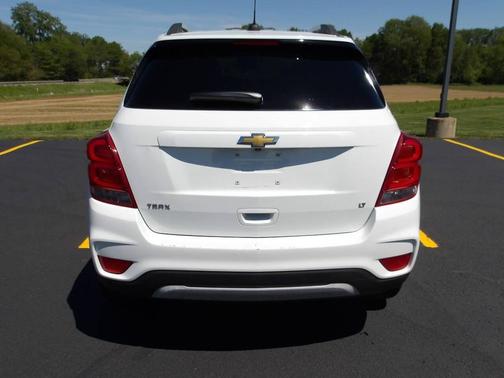Summit White 2017 Chevrolet Trax LT