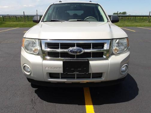 White 2009 Ford Escape XLT
