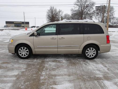2013 Chrysler Town & Country Touring
